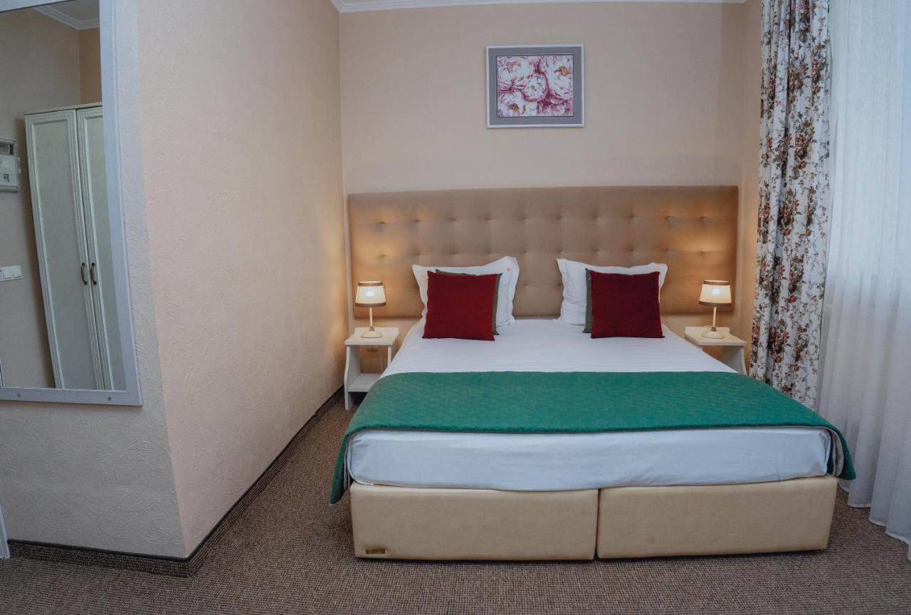 Hotel&Restaurant Premium Club Yaremche Bagian luar foto