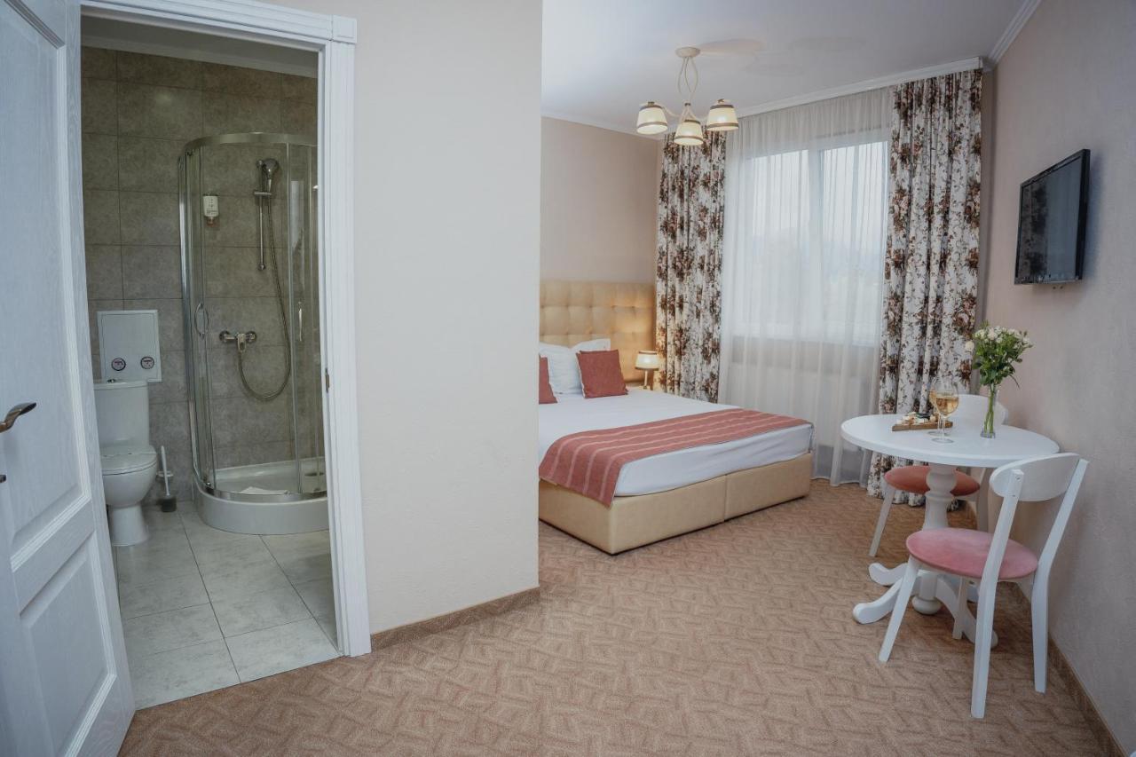 Hotel&Restaurant Premium Club Yaremche Bagian luar foto