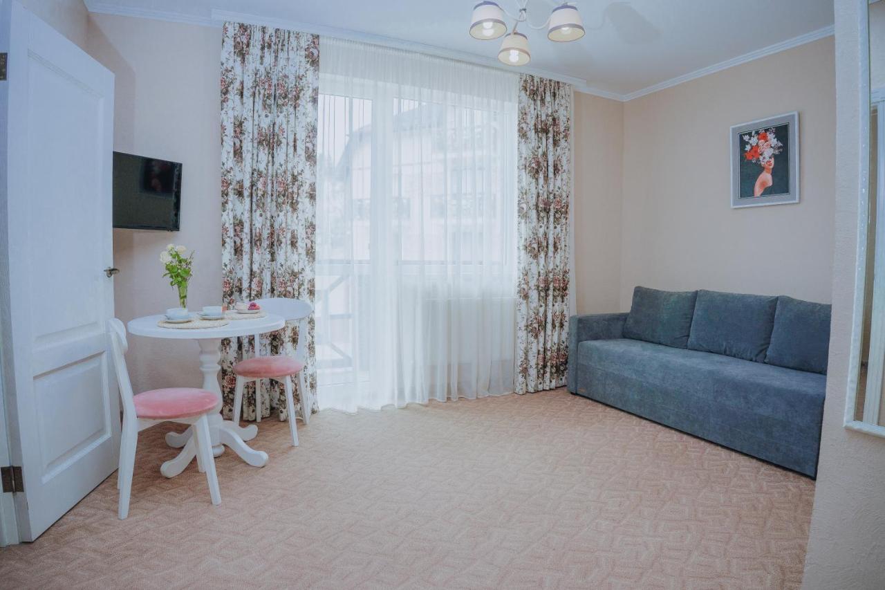 Hotel&Restaurant Premium Club Yaremche Bagian luar foto
