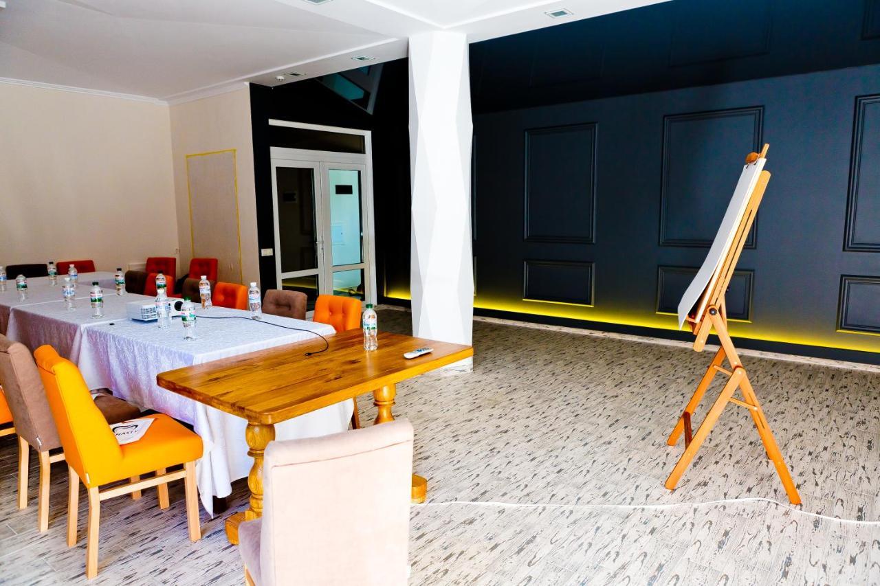 Hotel&Restaurant Premium Club Yaremche Bagian luar foto